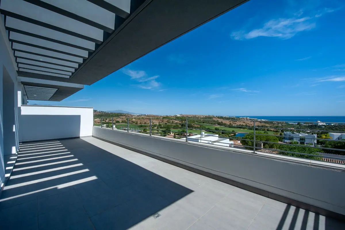 Top Floor Apartment for sale in Estepona — photo 1