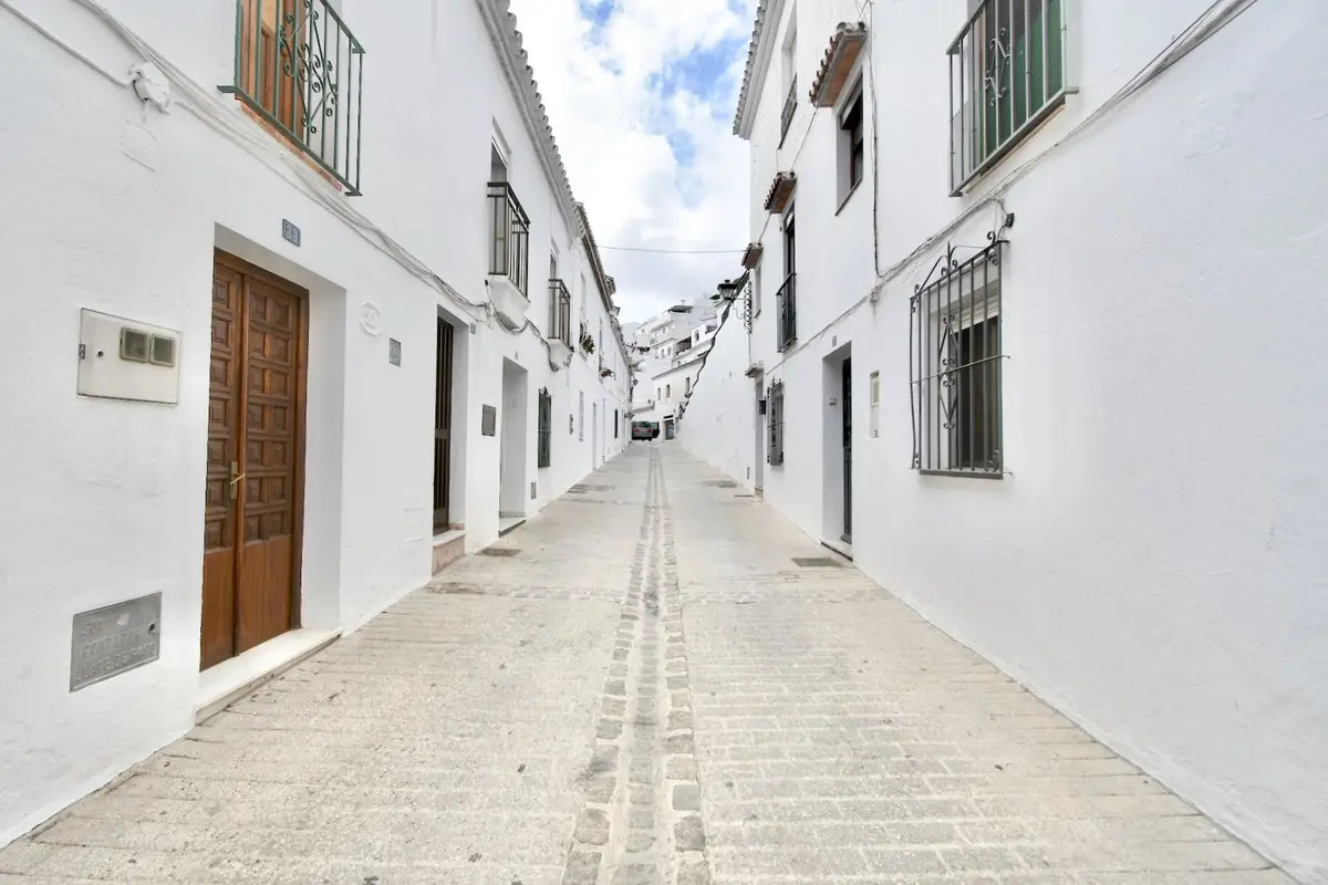 Middle Floor Apartment for sale in Mijas — photo 1