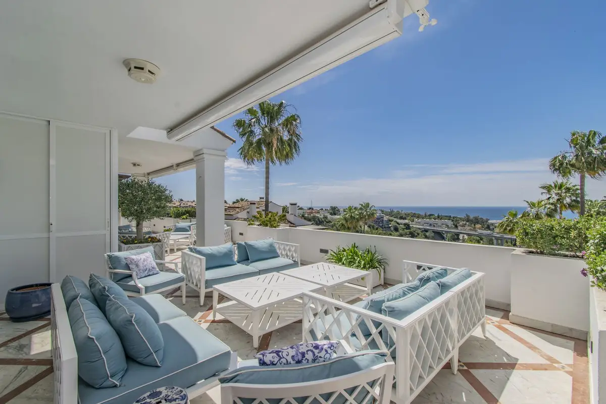 Middle Floor Apartment for sale in Sierra Blanca — photo 1