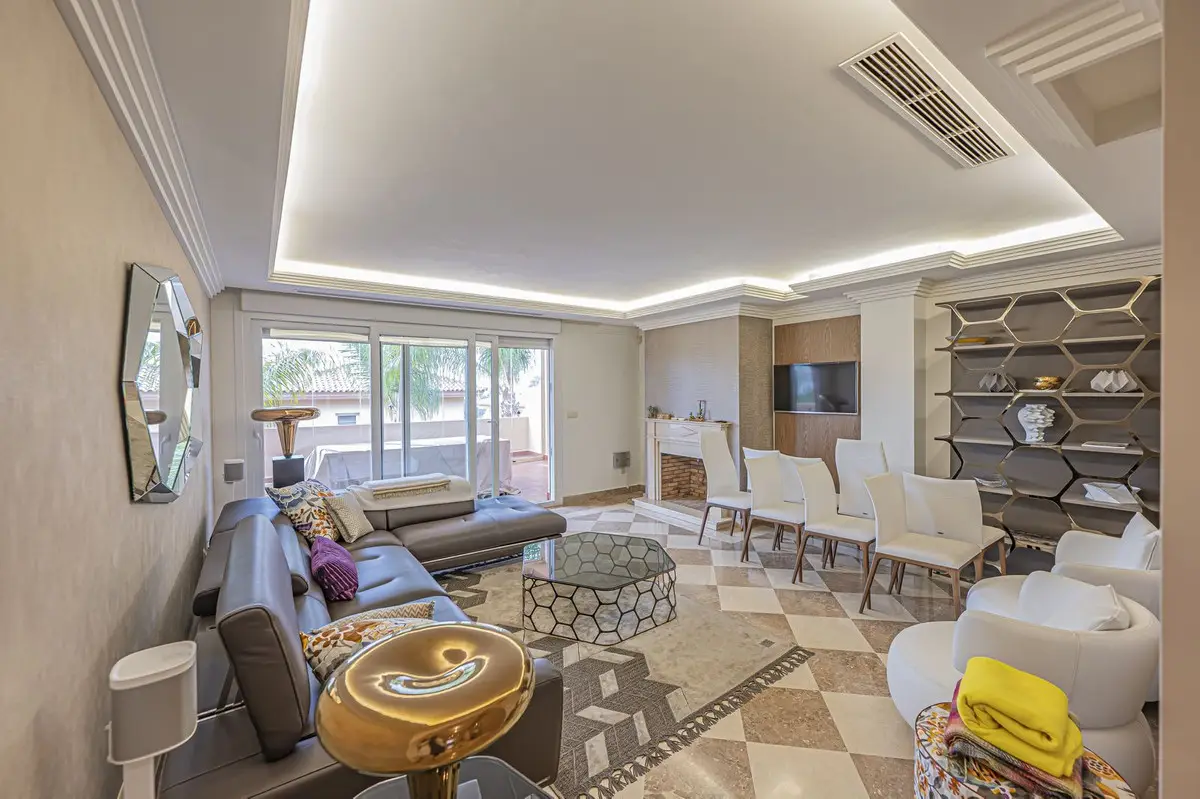 Middle Floor Apartment for sale in Nueva Andalucía — photo 1