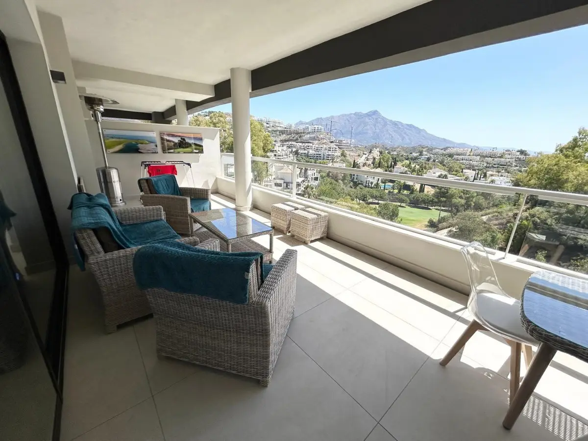 Middle Floor Apartment for sale in La Quinta — photo 1