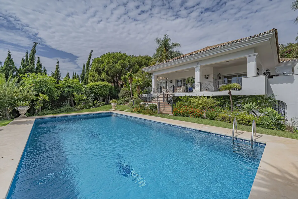 Detached Villa for sale in El Paraiso — photo 1