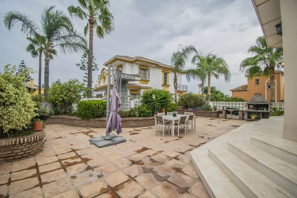 Detached Villa for sale in San Pedro de Alcántara — photo 1