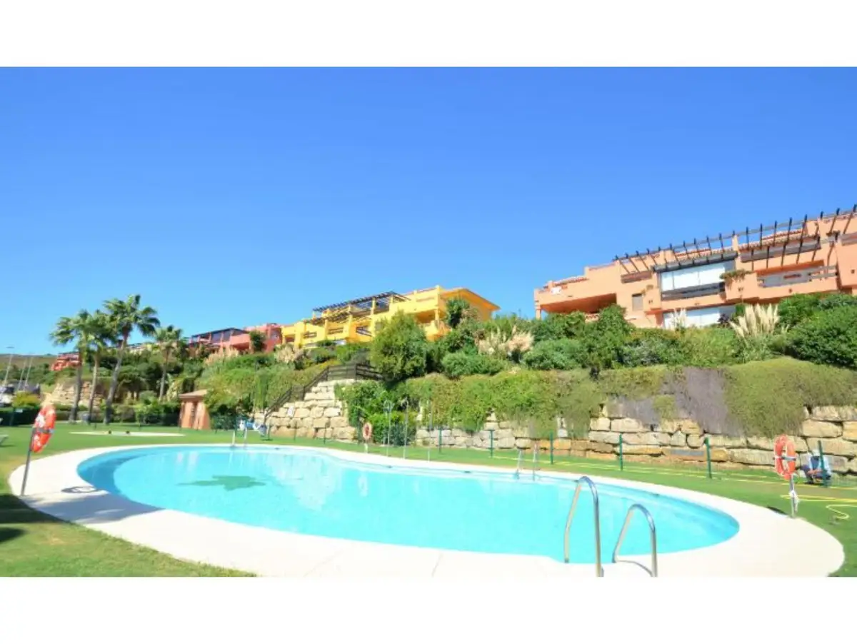 Ground Floor Apartment for sale in Casares — photo 1