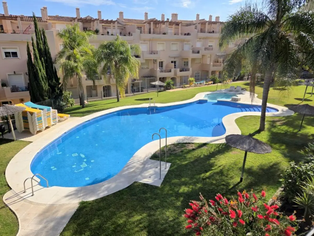 Ground Floor Apartment for sale in La Duquesa — photo 1