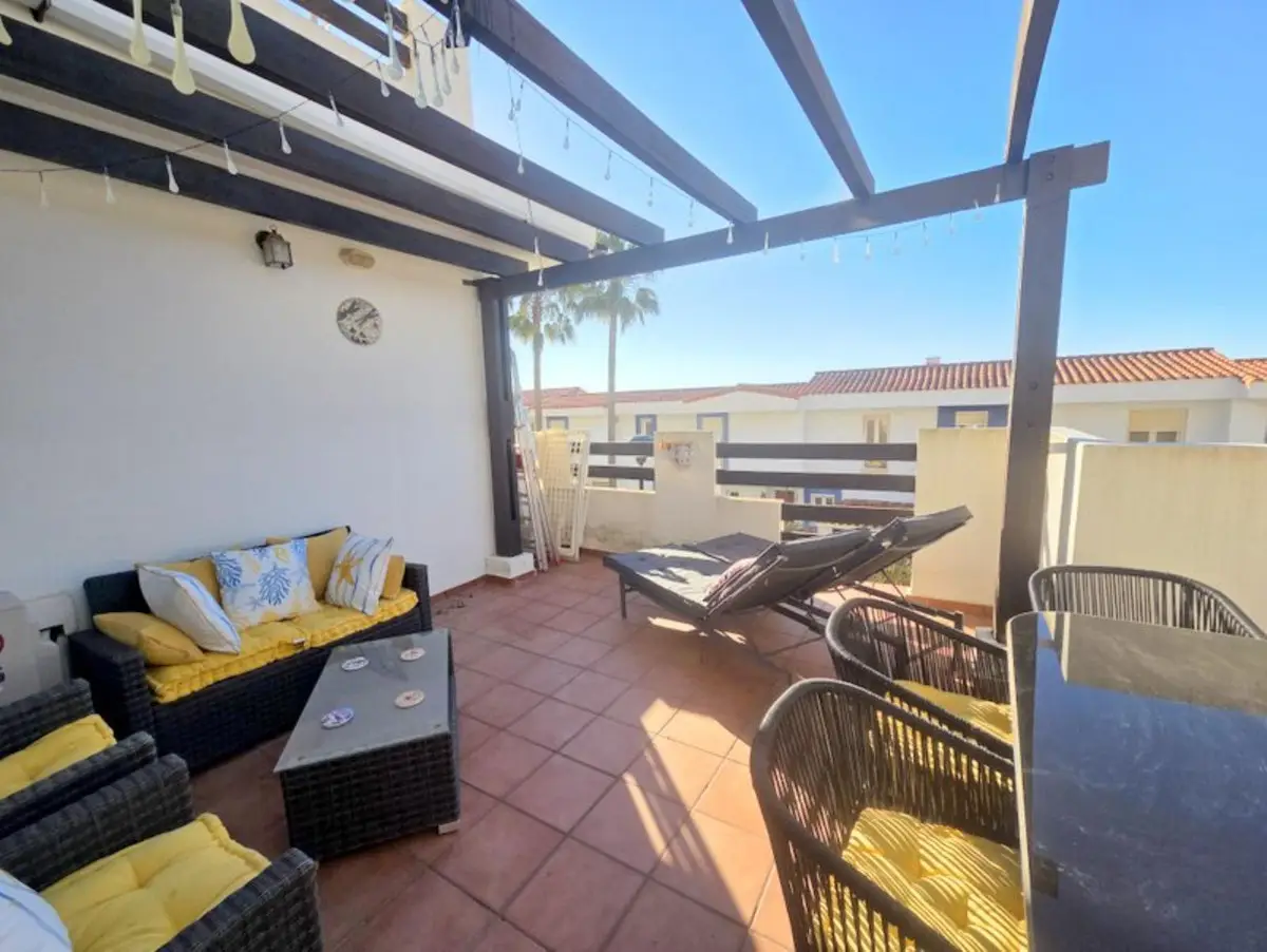 Ground Floor Apartment for sale in La Duquesa — photo 1