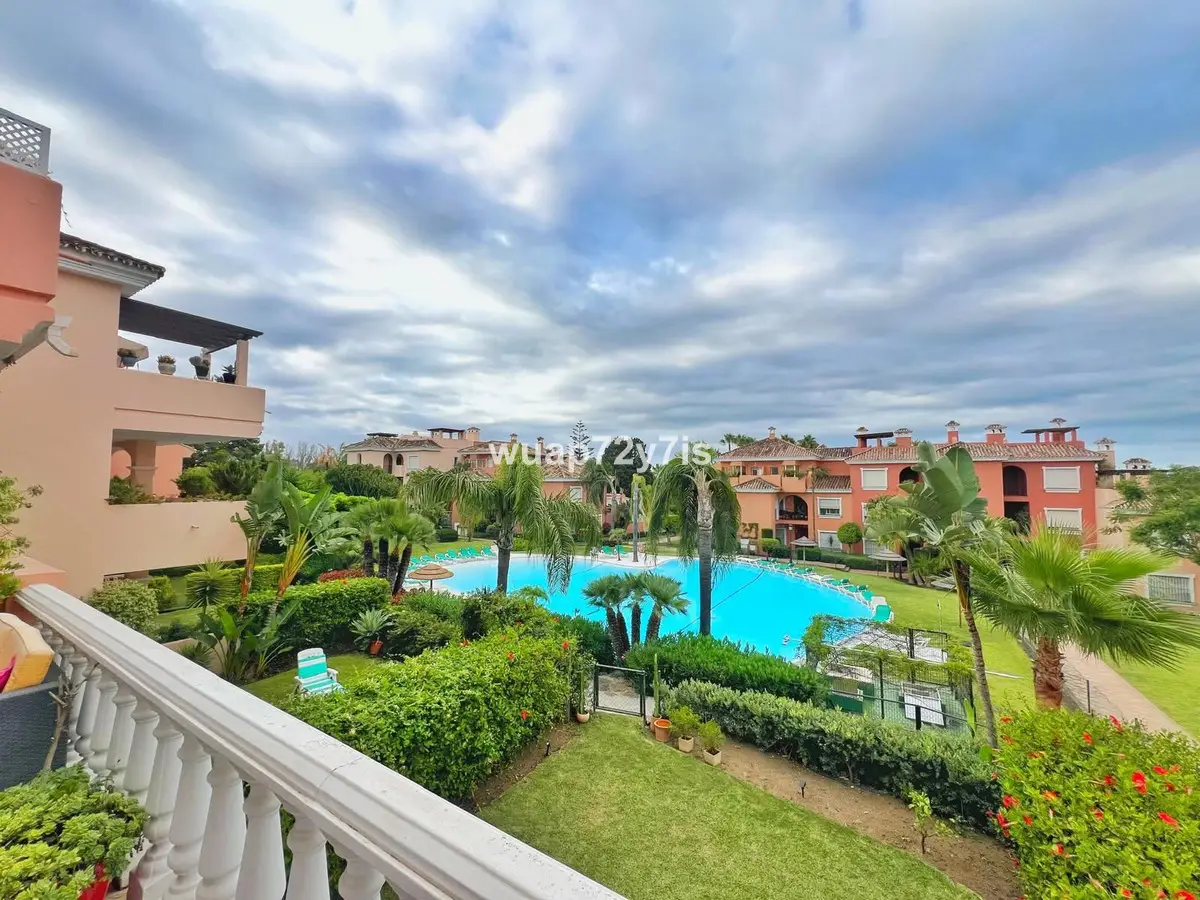 Middle Floor Apartment for sale in Costalita — photo 1