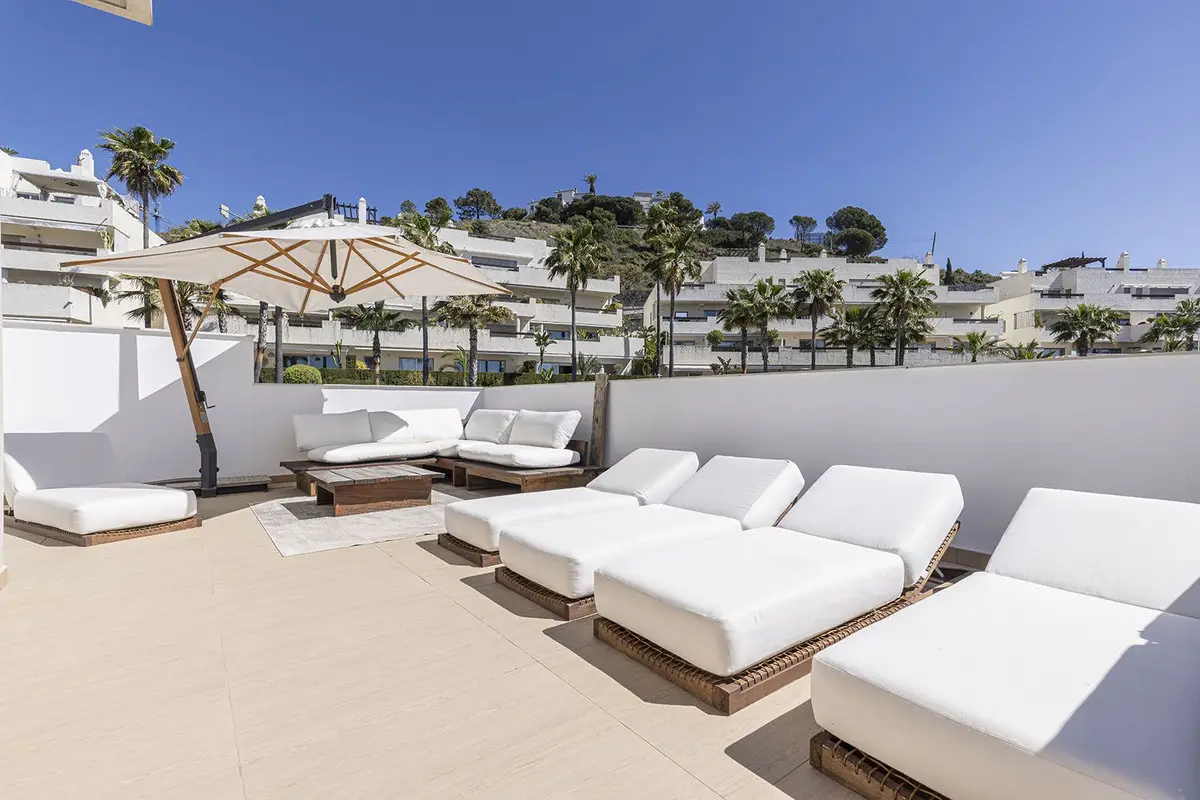 Penthouse Duplex for sale in Benahavís — photo 1