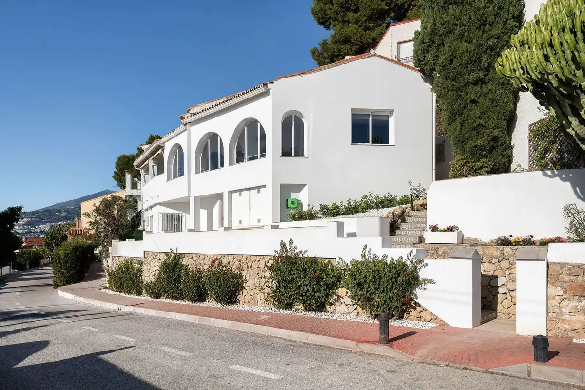 Townhouse for sale in Nueva Andalucía — photo 1