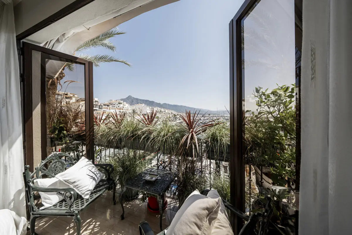 Duplex for sale in Puerto Banús — photo 1