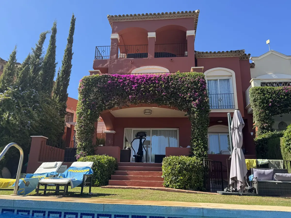 Semi-Detached House for sale in Puerto Banús — photo 1
