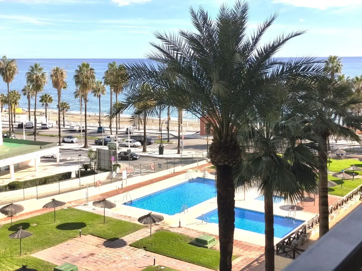 Middle Floor Apartment for sale in Benalmadena Costa — photo 1