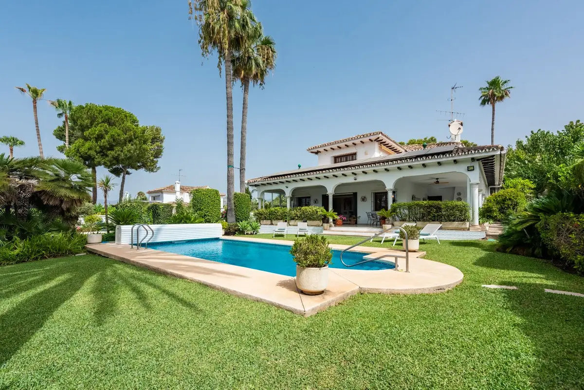 Detached Villa for sale in San Pedro de Alcántara — photo 1