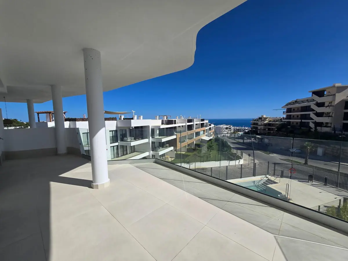 Middle Floor Apartment for sale in Fuengirola — photo 1