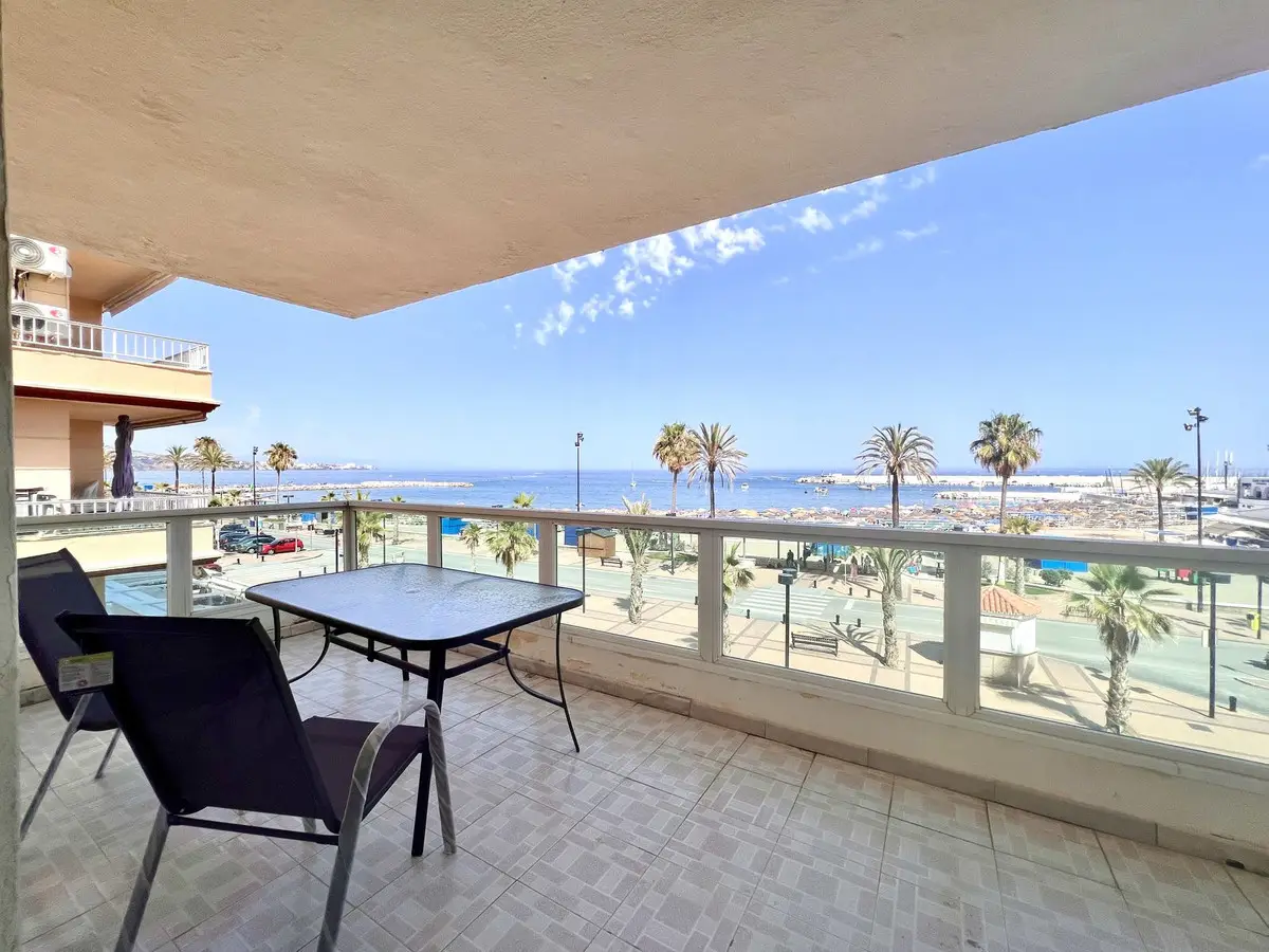 Middle Floor Apartment for sale in Fuengirola — photo 1