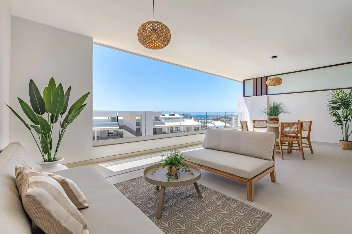 Middle Floor Apartment for sale in Fuengirola — photo 1