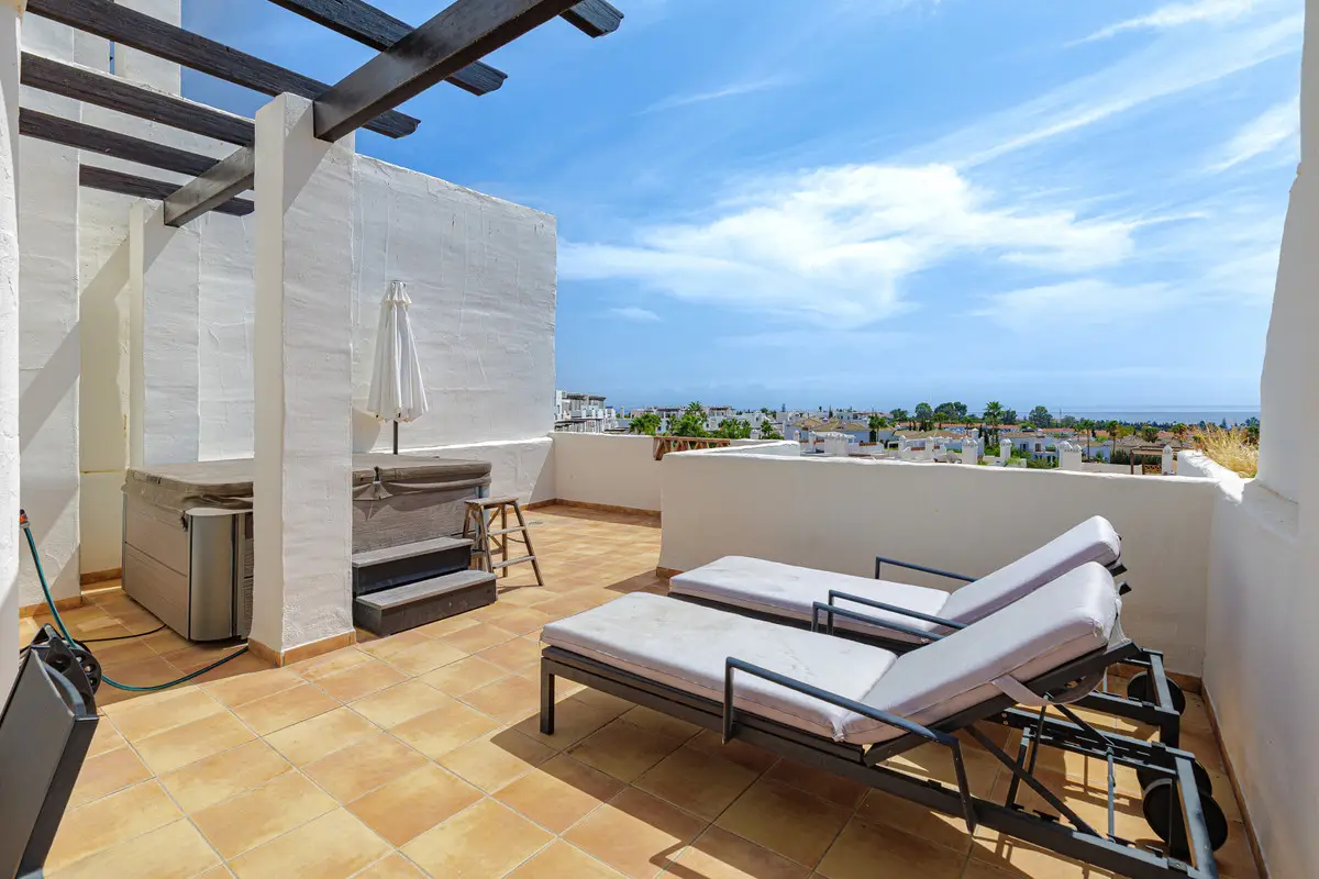 Penthouse Duplex for sale in Estepona — photo 1