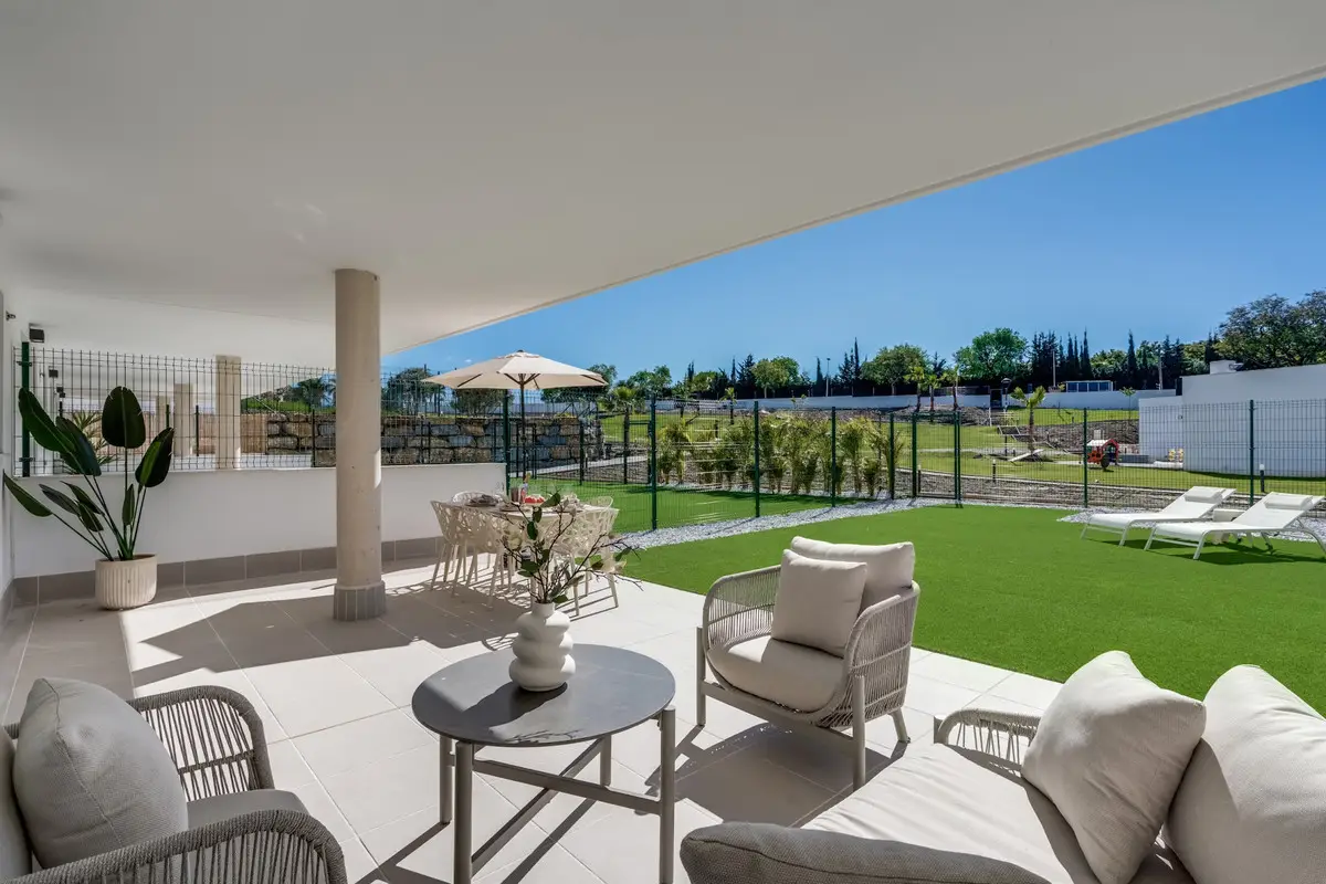 Ground Floor Apartment for sale in Estepona — photo 1