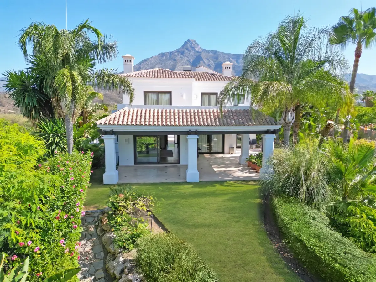 Detached Villa for sale in The Golden Mile — photo 1