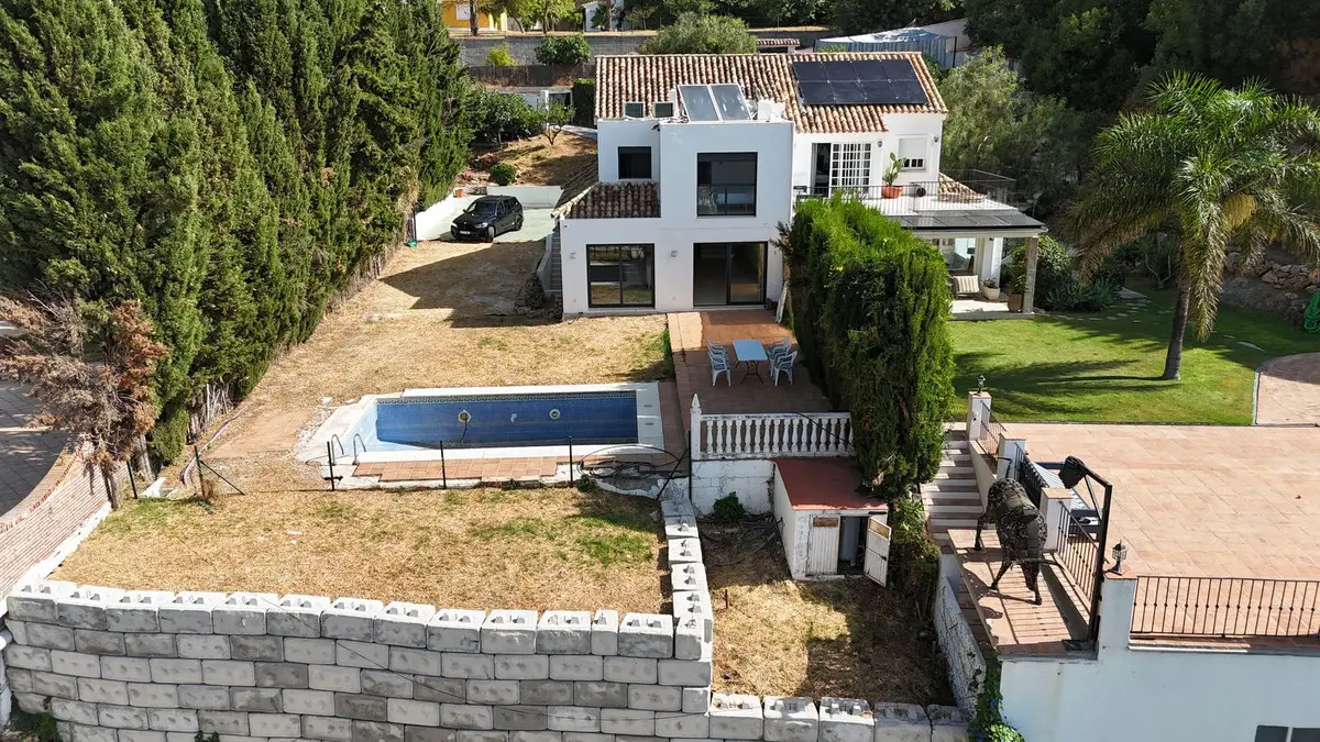 Semi-Detached House for sale in Ojén — photo 1