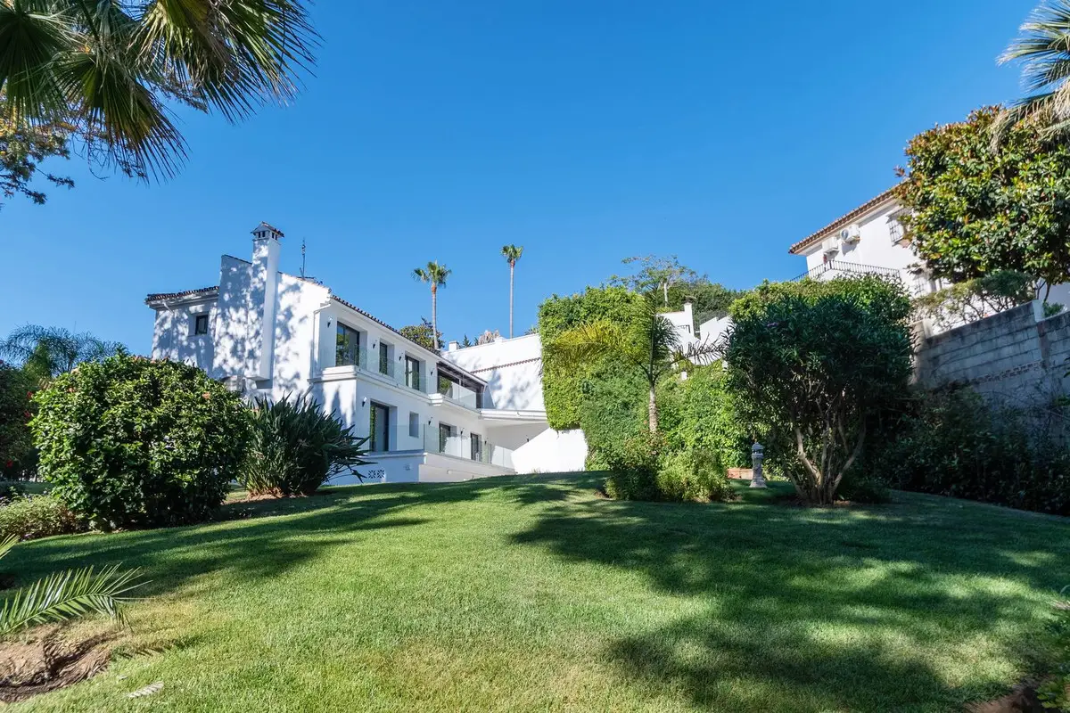 Detached Villa for sale in Marbella — photo 1