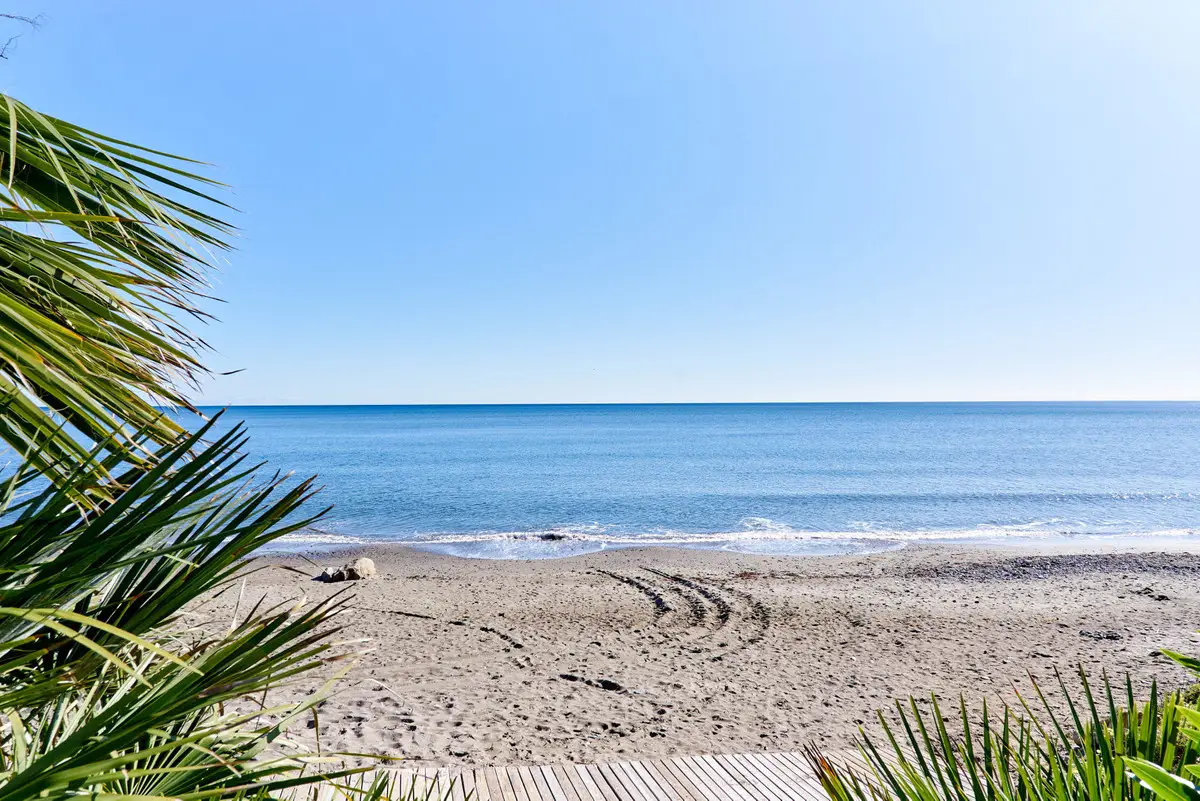 Ground Floor Apartment for sale in Estepona — photo 1