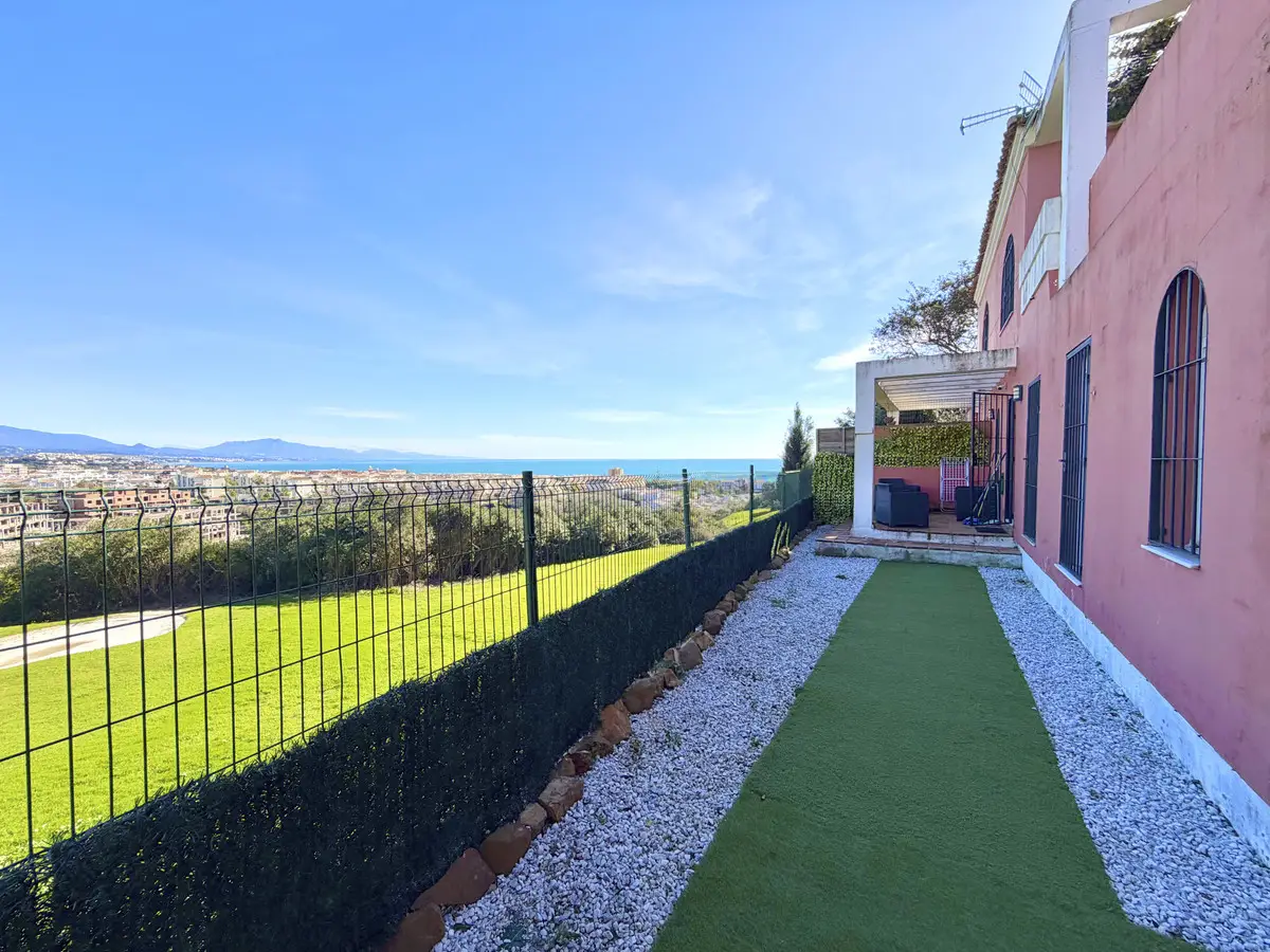 Ground Floor Apartment for sale in La Duquesa — photo 1