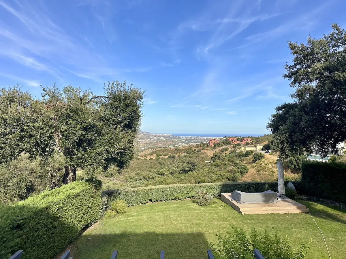 Middle Floor Apartment for sale in La Mairena — photo 1