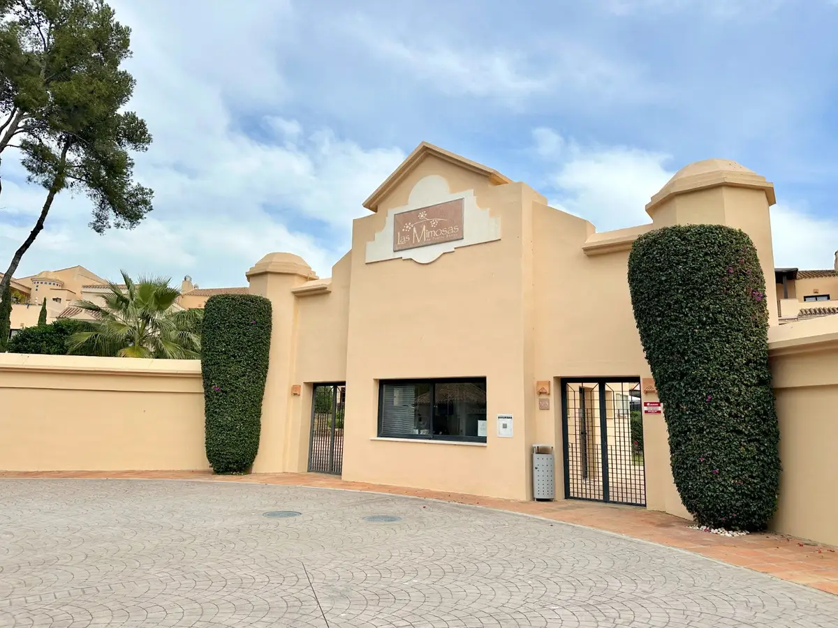 Middle Floor Apartment for sale in Puerto Banús — photo 1