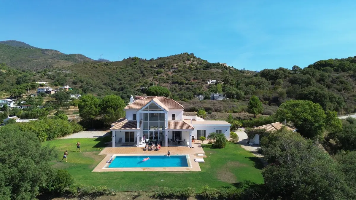 Detached Villa for sale in Estepona — photo 1