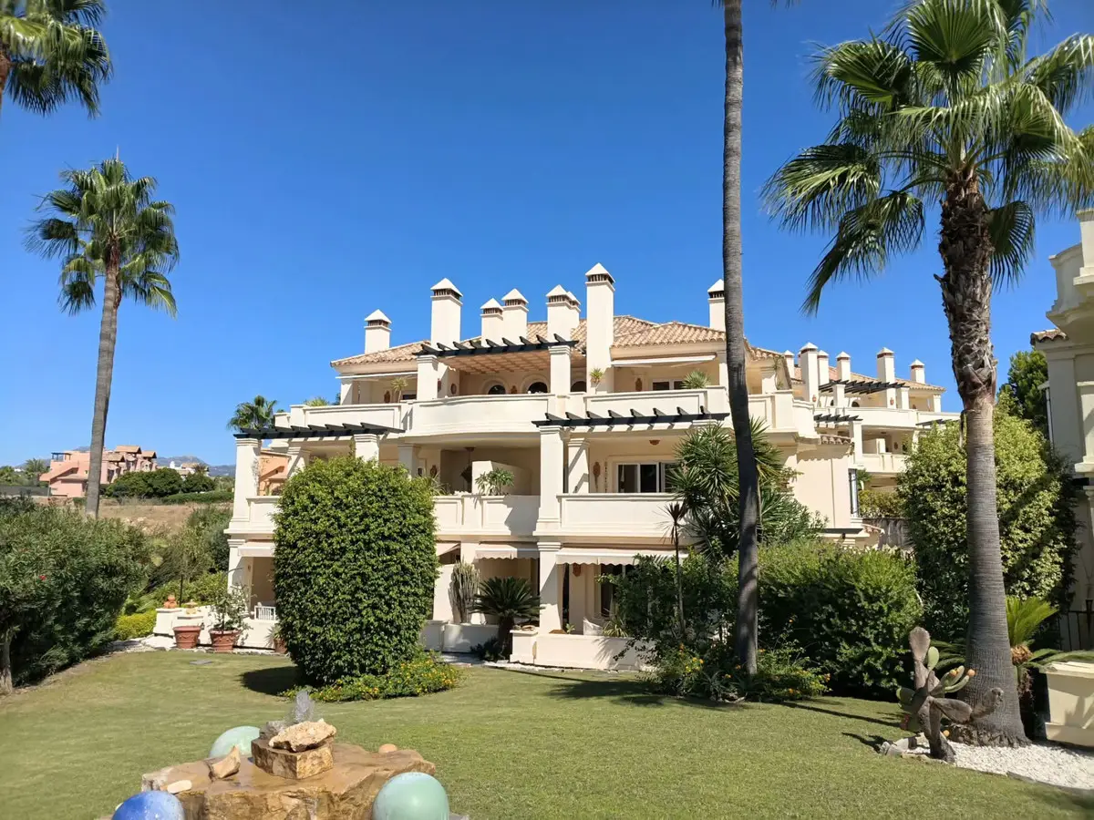 Penthouse for sale in Casares — photo 1