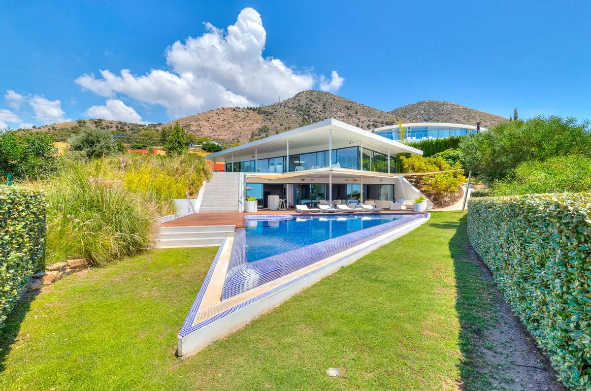 Detached Villa for sale in Fuengirola — photo 1