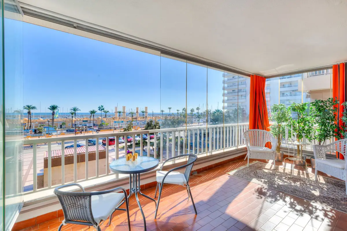 Middle Floor Apartment for sale in Fuengirola — photo 1