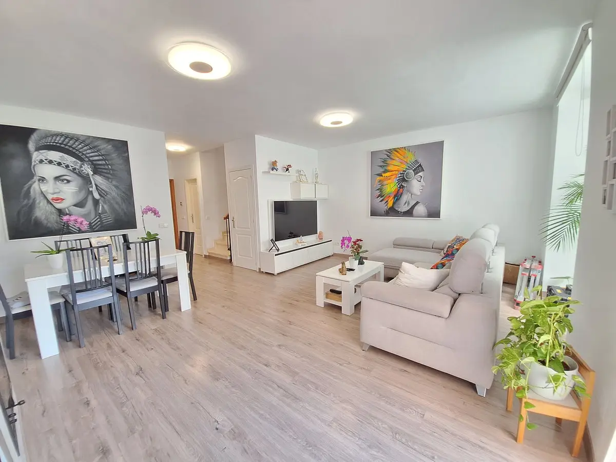 Townhouse for sale in Estepona — photo 1