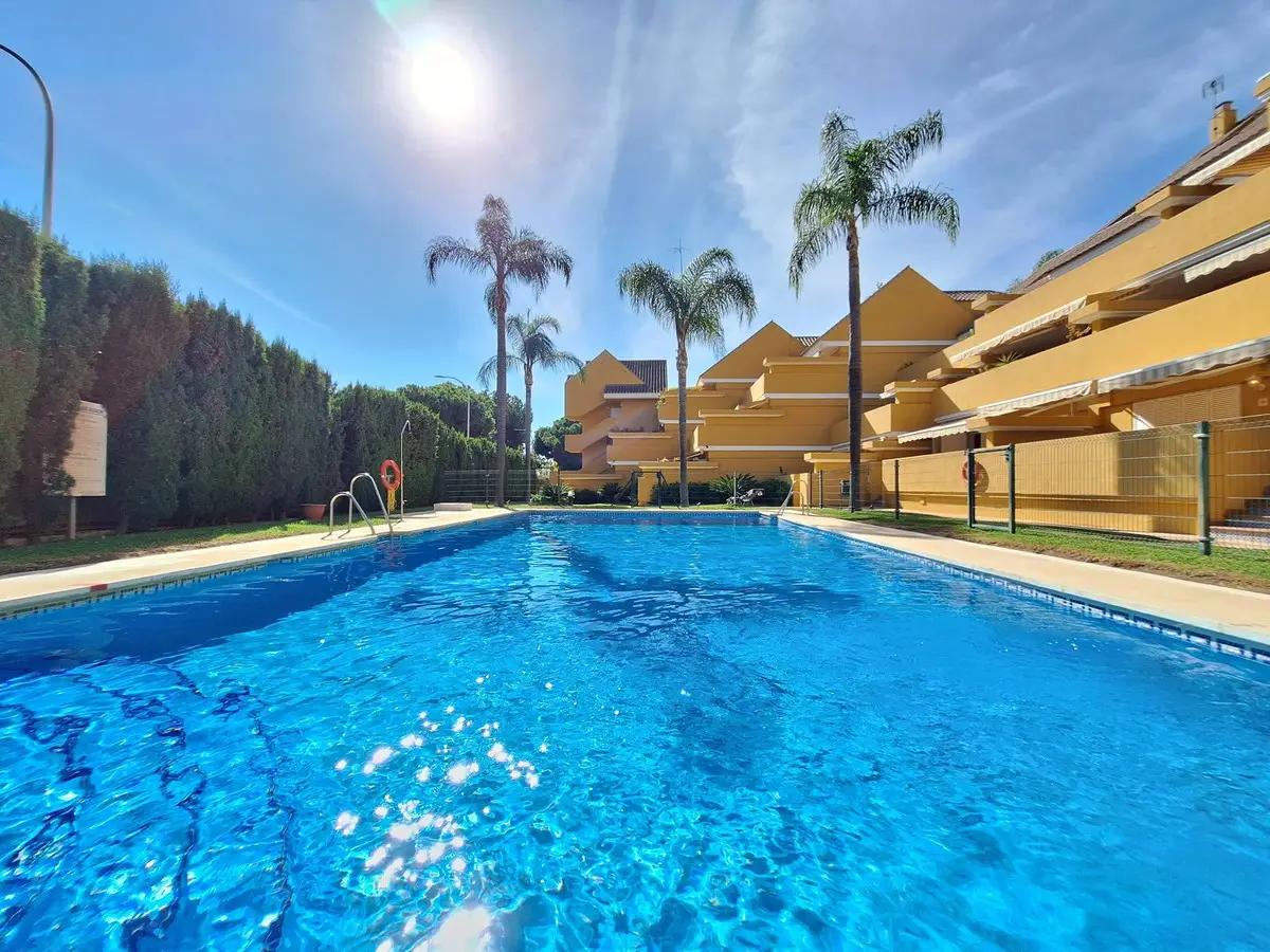 Penthouse Duplex for sale in Elviria — photo 1
