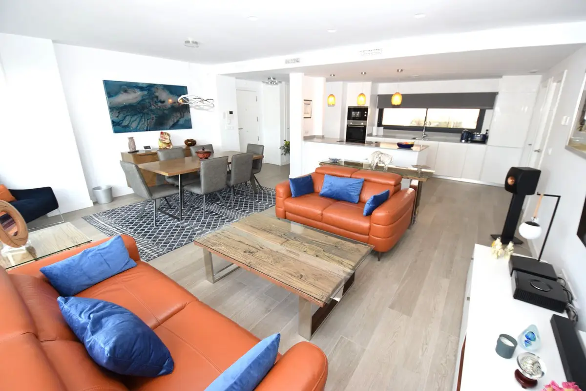 Middle Floor Apartment for sale in La Cala de Mijas — photo 1