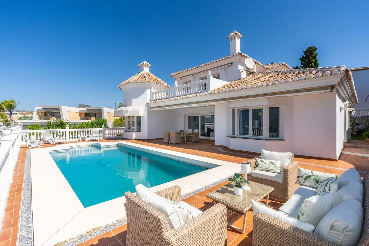 Detached Villa for sale in El Chaparral — photo 1