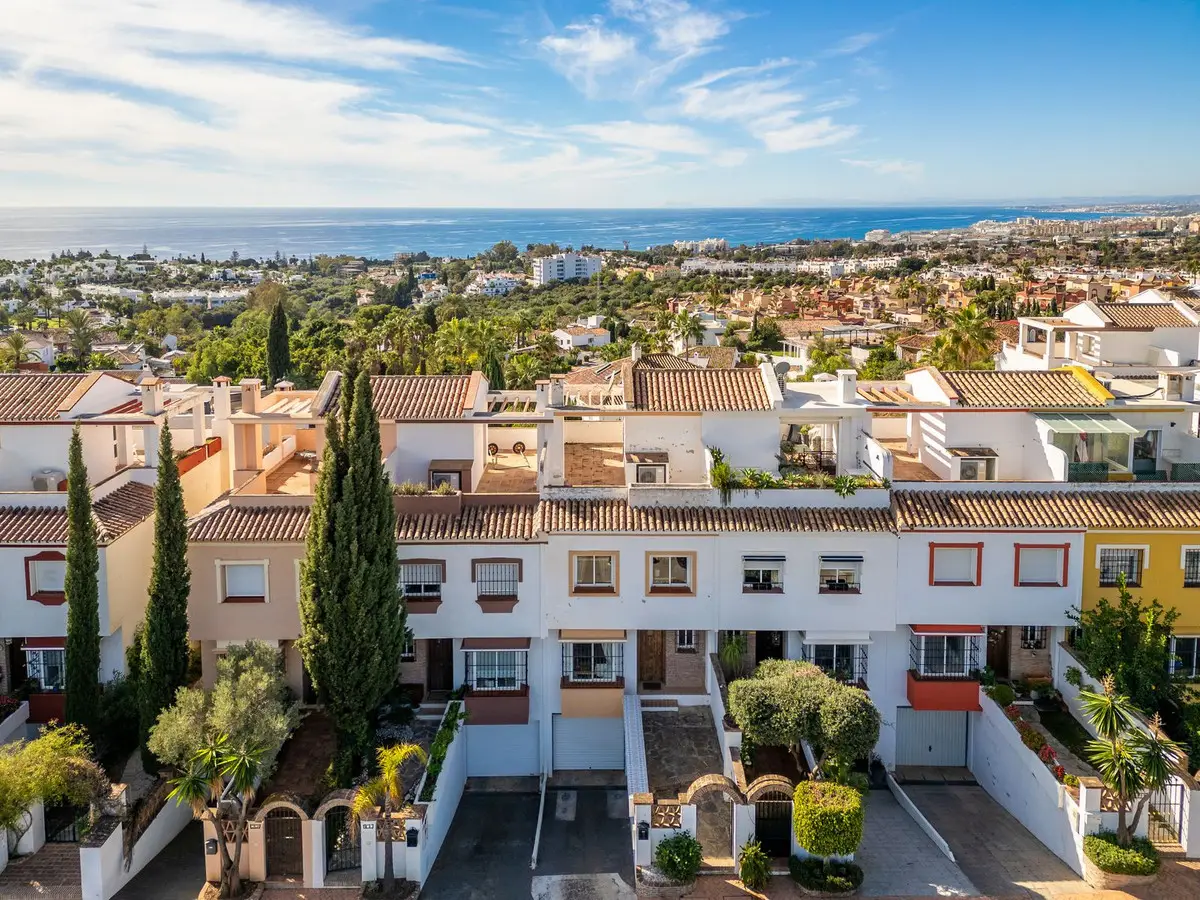 Townhouse for sale in Marbella — photo 1