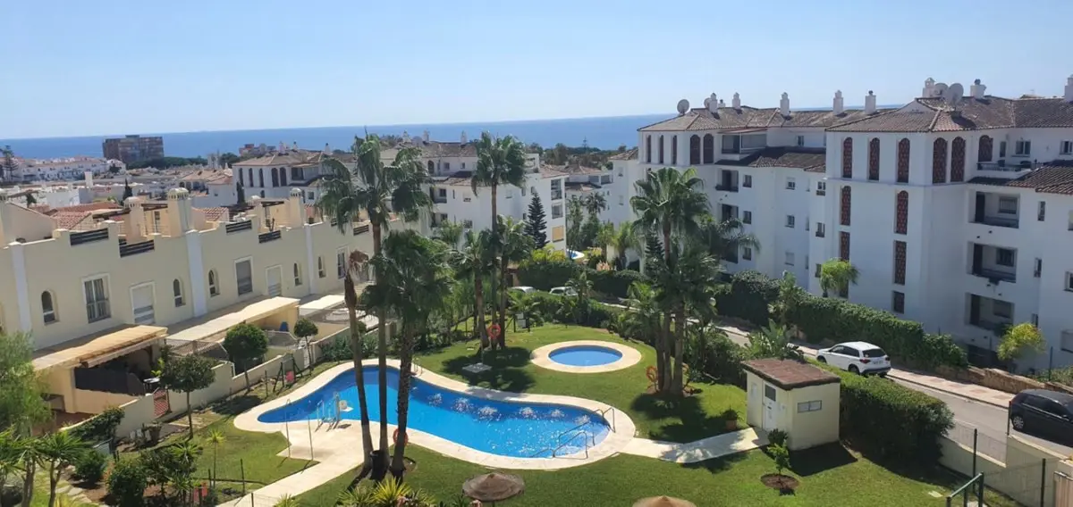 Townhouse for sale in Calahonda — photo 1