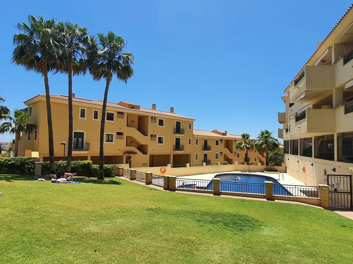 Penthouse for sale in Torrequebrada — photo 1
