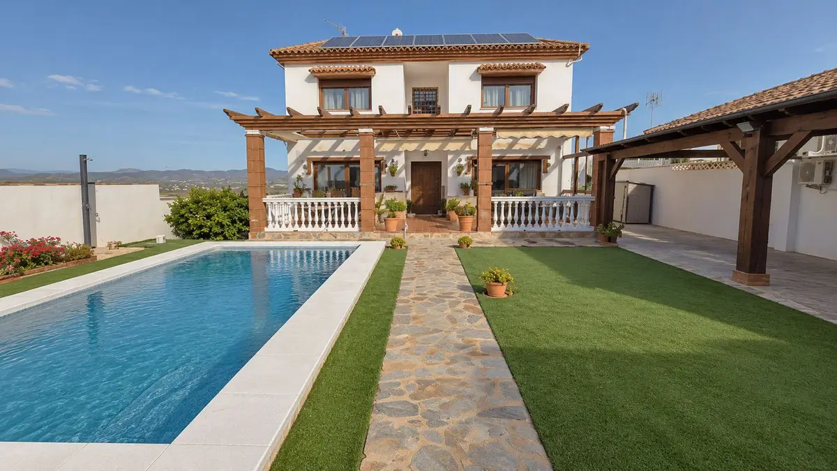 Detached Villa for sale in Alhaurín de la Torre — photo 1