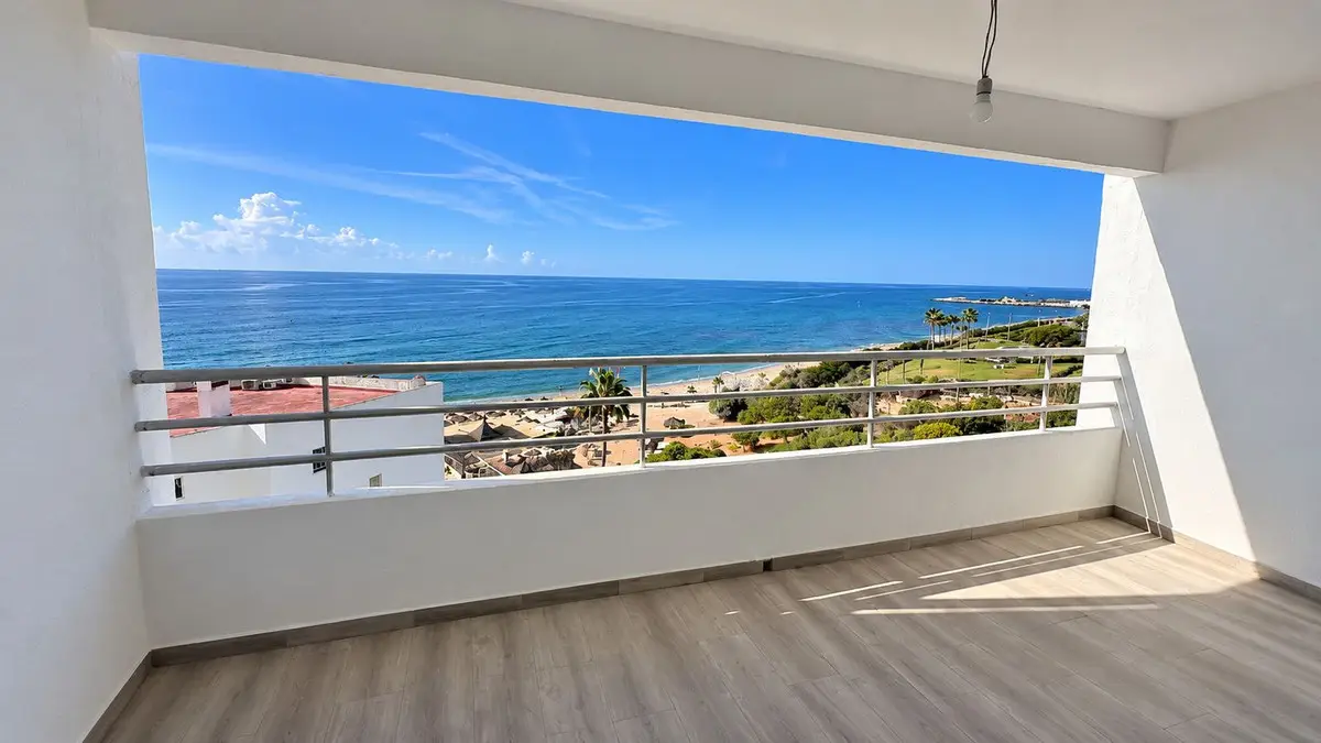 Middle Floor Studio for sale in Calahonda — photo 1