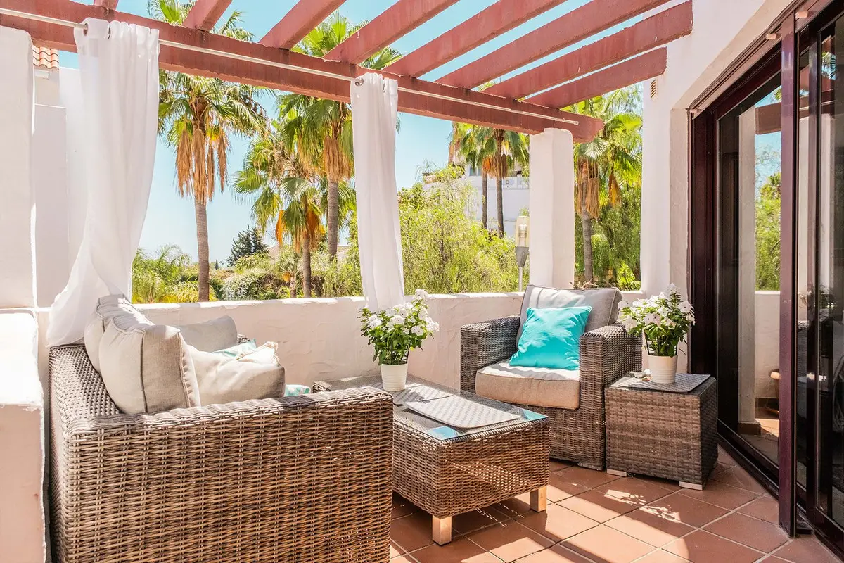 Middle Floor Apartment for sale in Nueva Andalucía — photo 1
