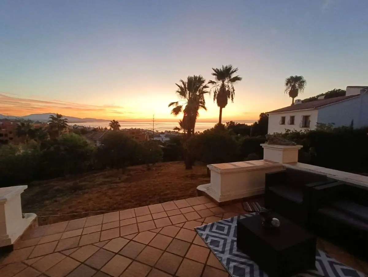 Detached Villa for sale in Estepona — photo 1