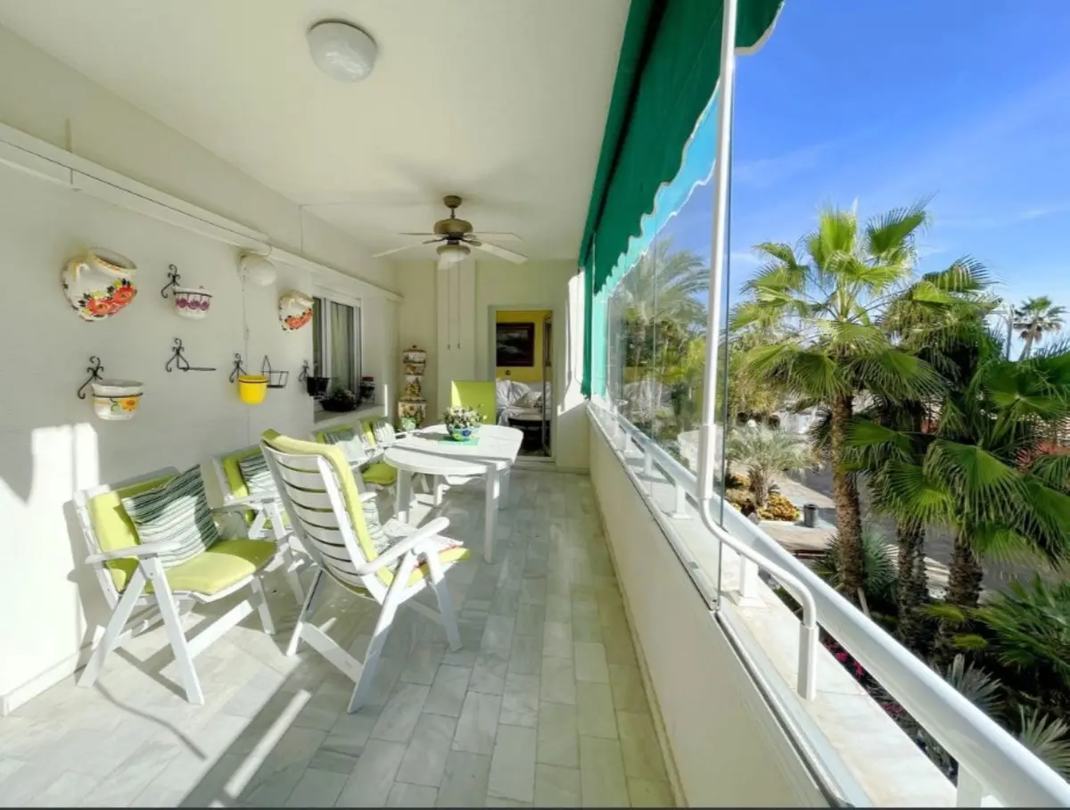 Middle Floor Apartment for sale in Estepona — photo 1