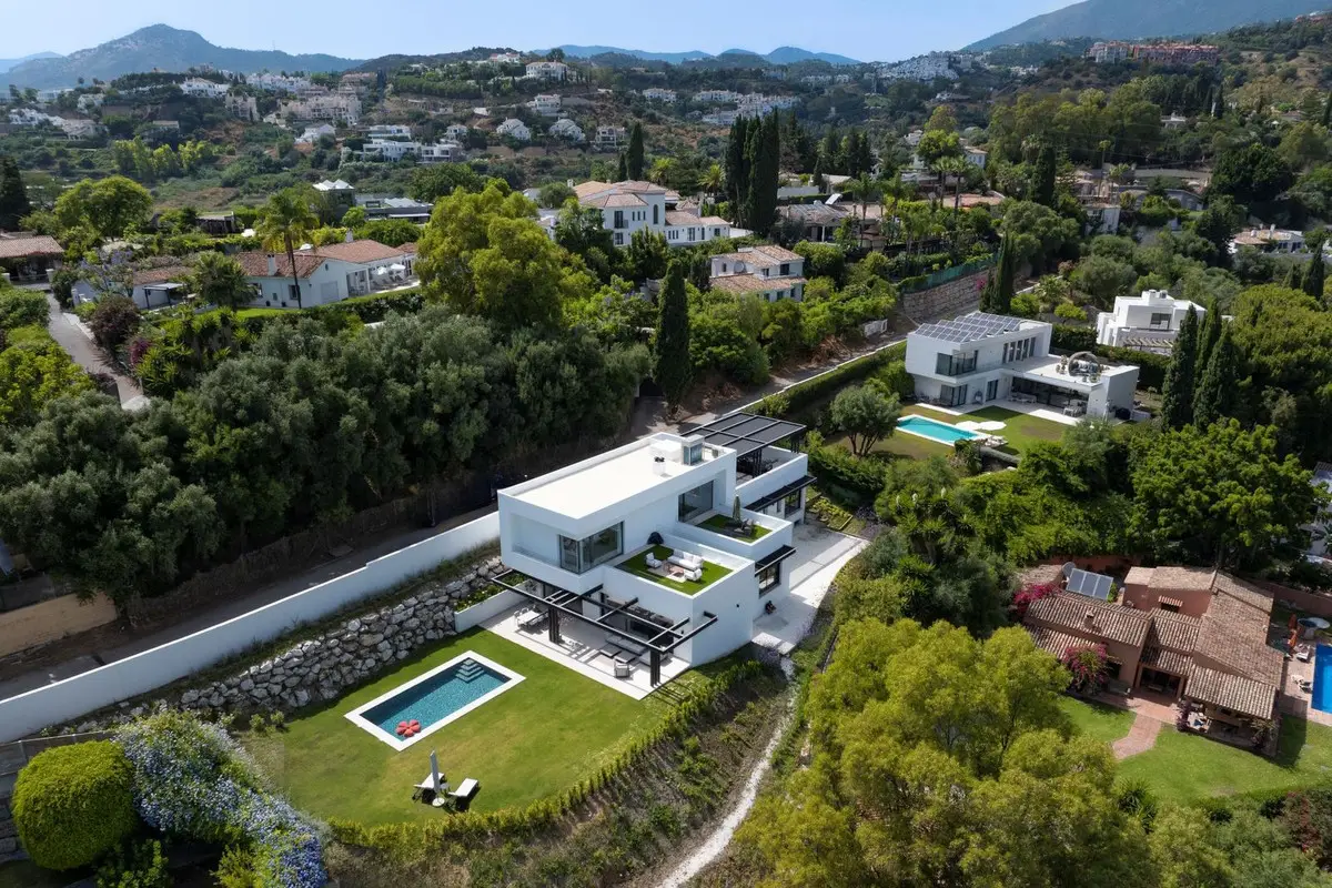 Detached Villa for sale in Benahavís — photo 1