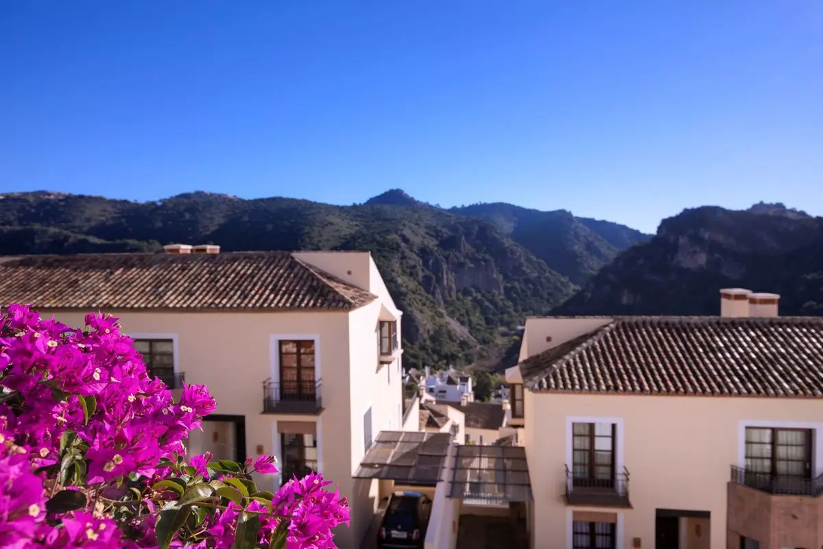 Townhouse for sale in Benahavís — photo 1