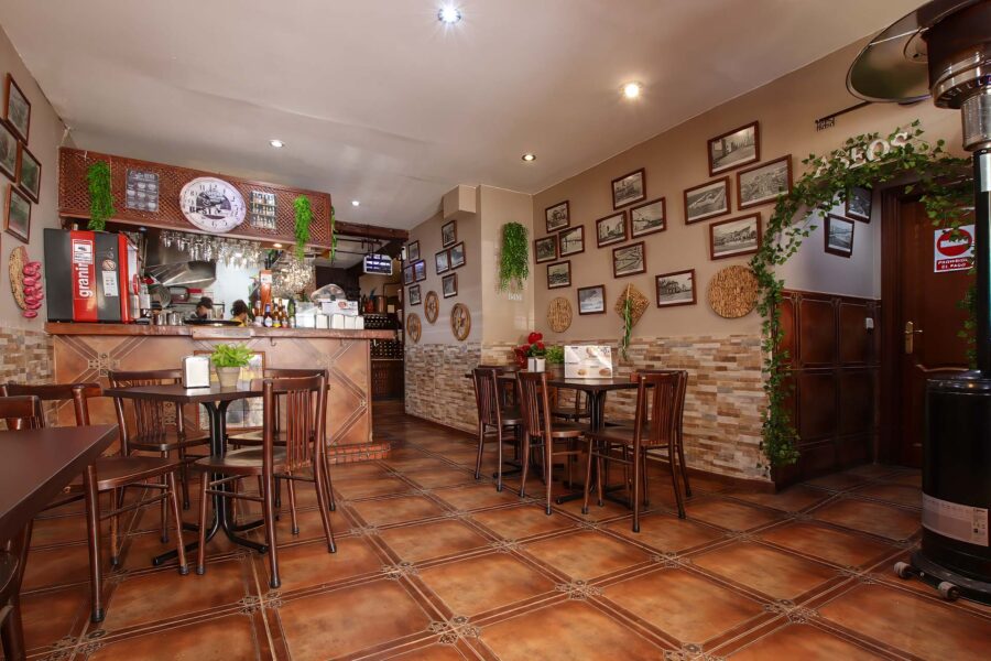 Bar for sale in Selwo Estepona