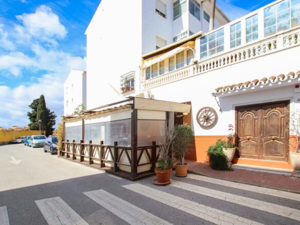 Bar for sale in Estepona