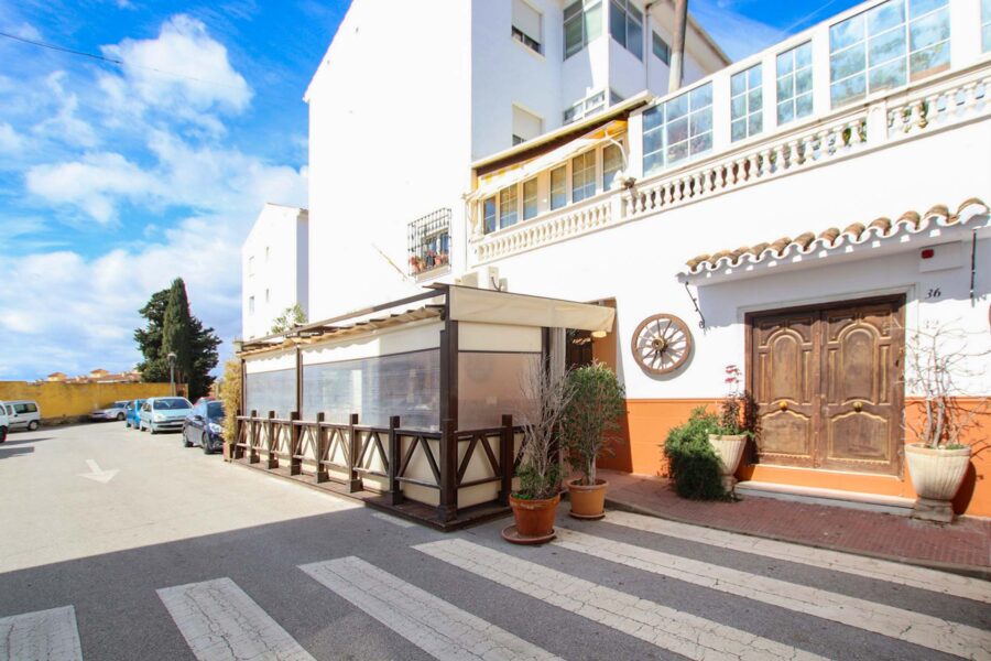 Bar for sale in Estepona